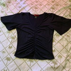 4/20🏷Black Scrunched Top w/flared sleeves